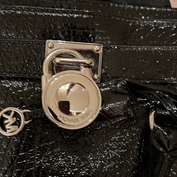 Michael Kors North/South Hamilton textured patent leather tote - Picture 9 of 16